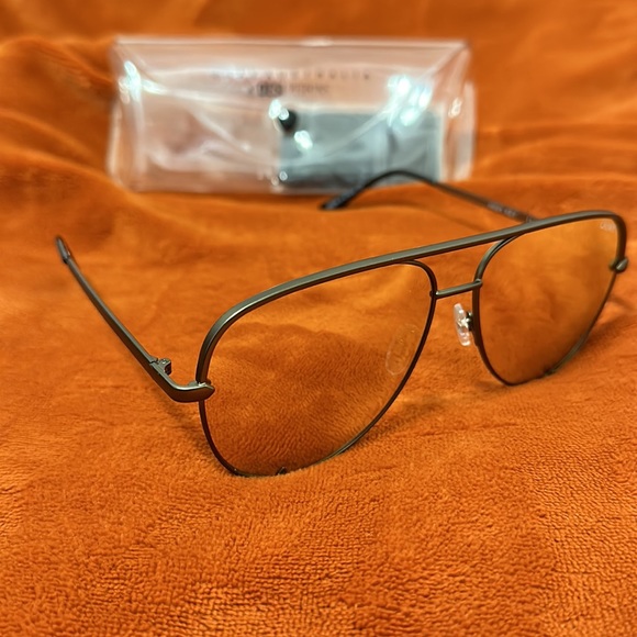 QUAY AUSTRALIA X DESI PERKINS - HIGH KEY - GOLD/ARMY GREEN - Picture 2 of 6